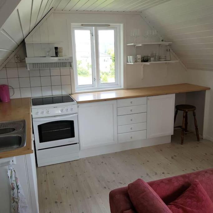 Lys Og Lettstelt Leilighet Med Utsikt Over Byen Apartment Sandefjord Bagian luar foto